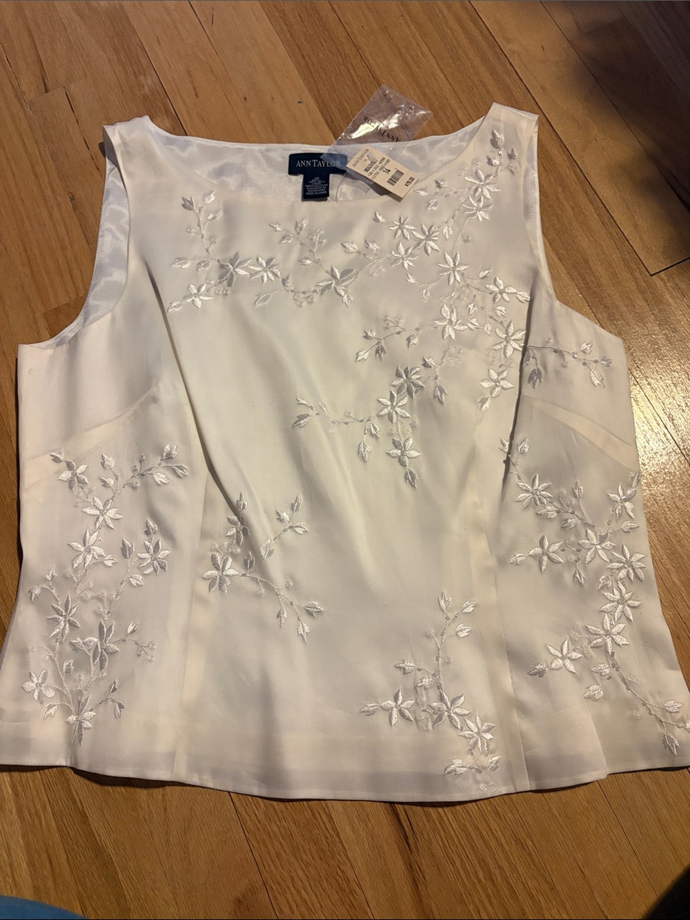 Ann Taylor White Floral Embroidered Sleeveless Camisole Size 14 NWT